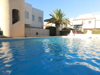 Bungalow en residencial con piscina - Apartment in Denia